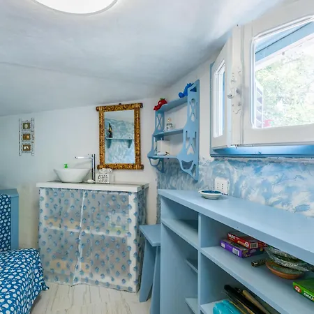 Apartment La Chicca By Interhome